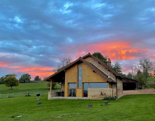 Les Perruchons ancienne grange rénovée avec soin Ozolles france