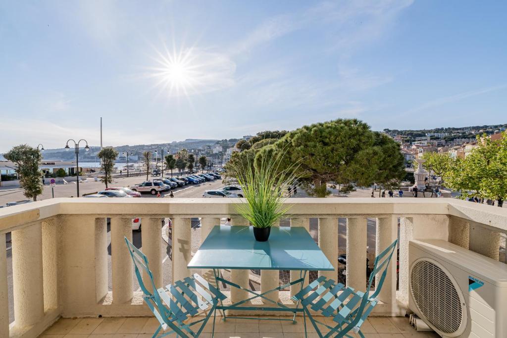 Appartement Les pieds dans l'eau par Dodo-a-Cassis 5 Boulevard Gambetta, batiment A1, 13260 Cassis