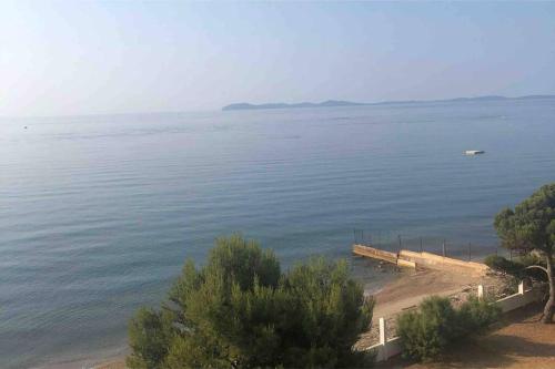 Les pieds dans l eau, vue sur les Îles d’Or Hyères france