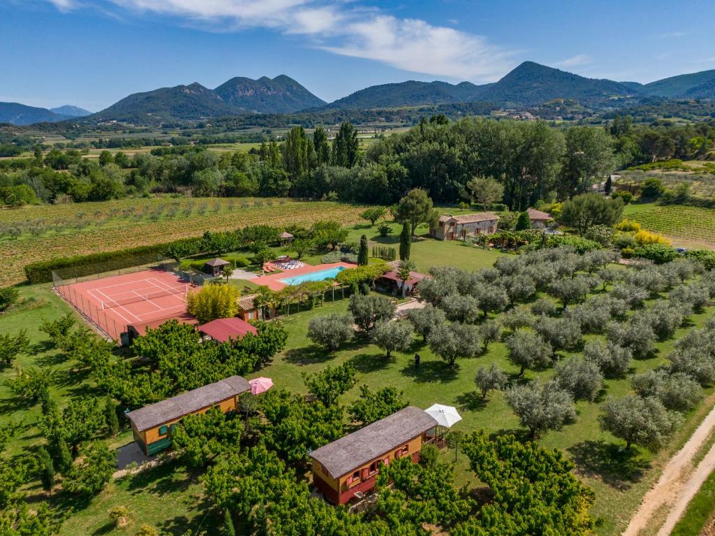 Maison de vacances Les Piégonnaises - 2 Roulottes Les Grands Champs, 26110 Piégon