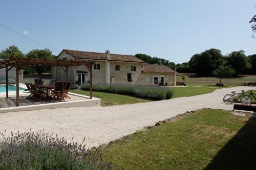 Villa Les Portes Vertes 18 Route du Bois de Forteranches C Mairé-lʼEvescault