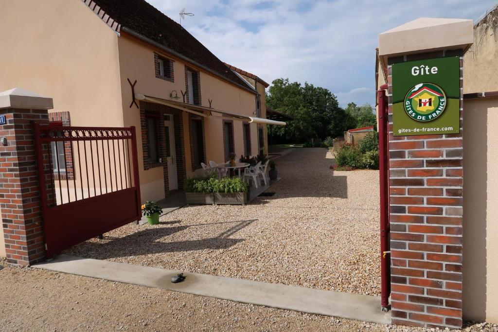 Maison de vacances Les Prés de Bondus 11 rue de Jaulges, 89600 Chéu