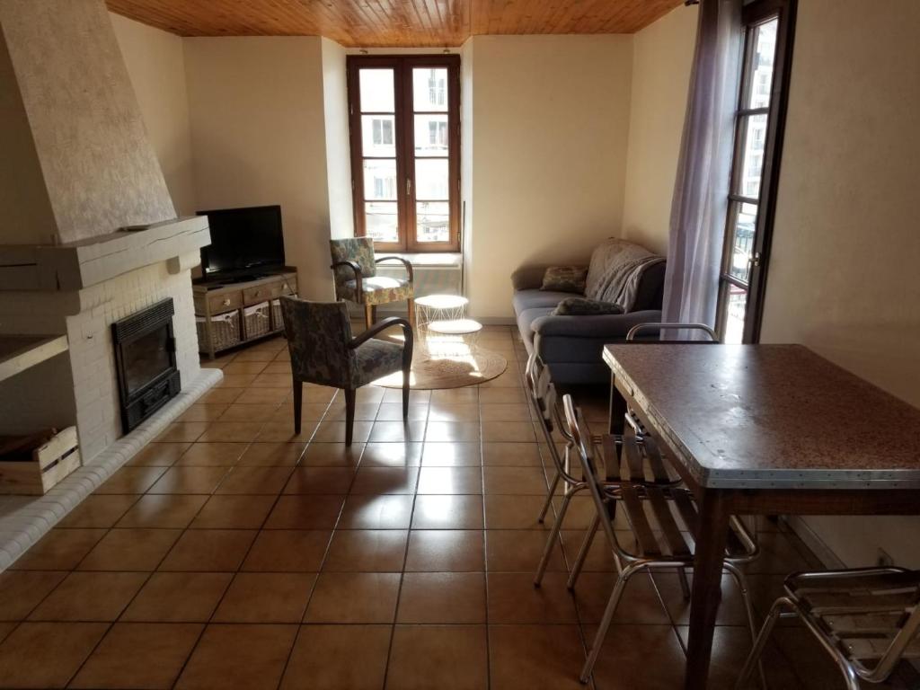 Appartement Les Pyrénées 10 Rue des Pyrénées, 65200 Bagnères-de-Bigorre