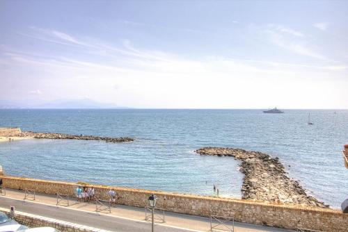 Les Remparts Antibes Location Antibes france