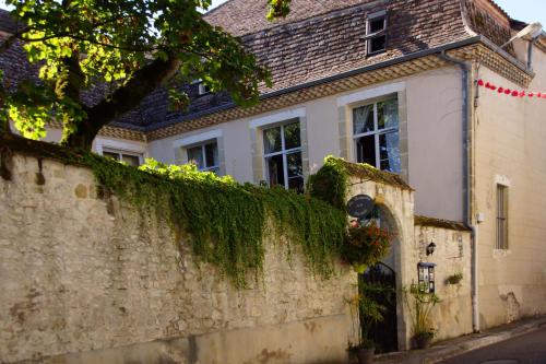 B&B / Chambre d'hôtes Les remparts de la Bastide 26 Rue de la Paix Castillonnès