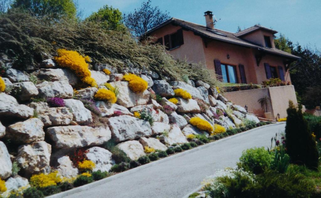 Maison d'hôtes Les Roches Fleuries 142 Route de chabrieres (Route du Serre ), 05230 Prunières