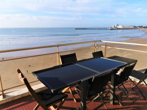 Les Soleils Les Sables dʼOlonne france