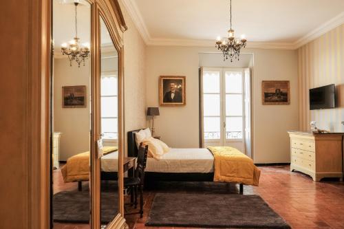 B&B / Chambre d'hôtes Les suites de Peyrat 9 Rue Albert Paul Allies Pézenas