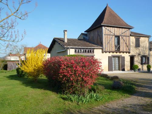 B&B / Chambre d'hôtes Les Sureaux 15bis, rue Victor Hugo Le Pizou