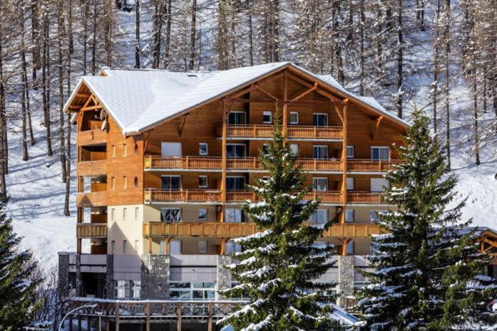 Appart'hôtel Les Terrasses de Labrau- les chalets du Verdon La Foux, 04260 La Foux