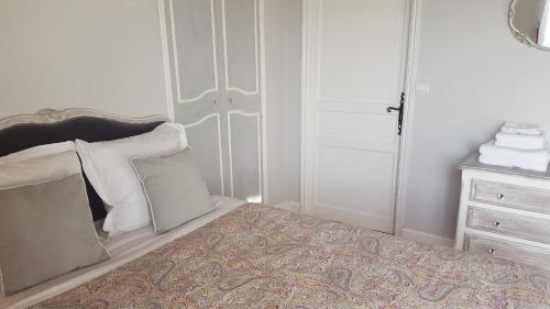 B&B / Chambre d'hôtes Les Tilleuls Le Village Saint-Pé-Delbosc