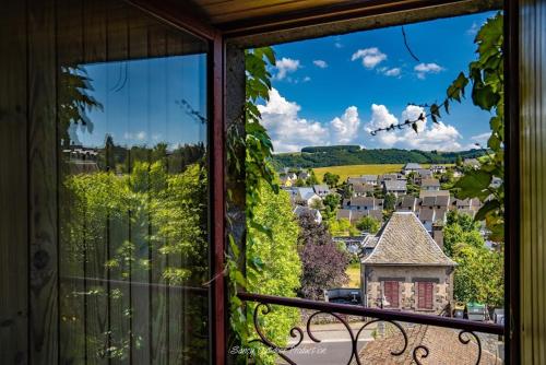 les tilleuls Besse-et-Saint-Anastaise france