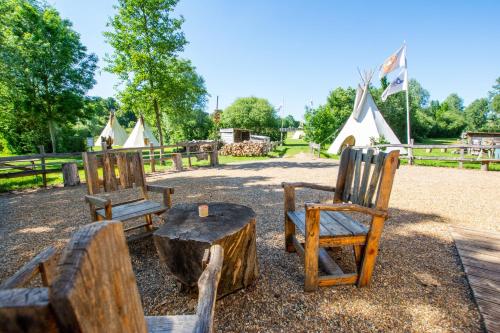 Les Tipis du Bonheur de Vivre Brûlon france