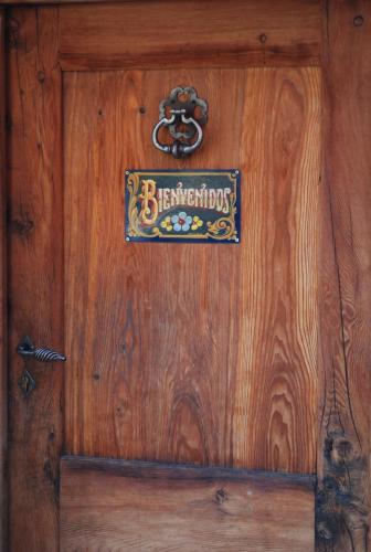 B&B / Chambre d'hôtes Les Toits Rouges - Chambre & Table d'hôte atypique , accès 350m à pied sur sentier de montagne Route de Douans Saint-Étienne-de-Tinée