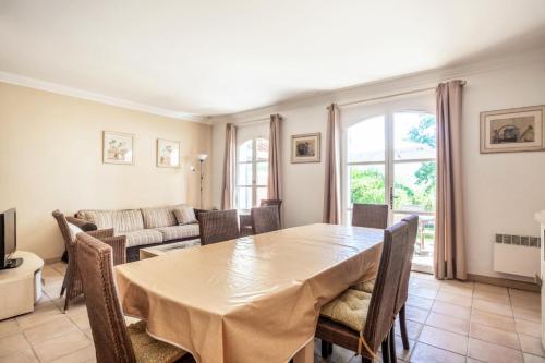 Appartement Les Villas aux Restanques du Golfe de St Tropez - maeva Home - Villa avec ter 07 1113 route de Bardasse Grimaud