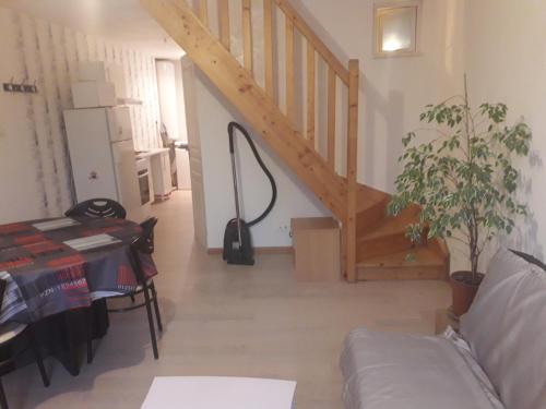 Appartement letrilogis2 appartement 2 5 rue sprendlingen Joinville