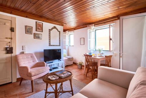 Appartement Light Filled Apartment near Chiado, By TimeCooler Travessa Terreiro A Santa Catarina, 48 2 ESQ Lisbonne