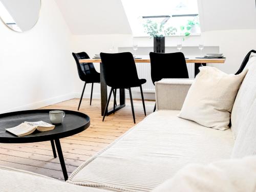 Appartement LIGHTPLACE • Design • Boxspring • Küche • Homeoffice •City nah 19 Altstadtring Dachgeschoss Brunswick