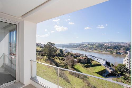 Liiiving in Porto - Luxury River View Apartments Valbom portugal