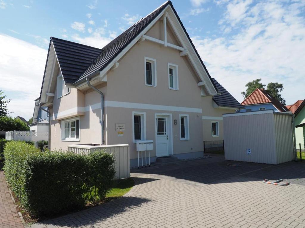 Maison de vacances Lilienthal, exclusive Doppelhaushälfte für 6 Personen in Zingst Hoppenberg 28, 18374 Zingst