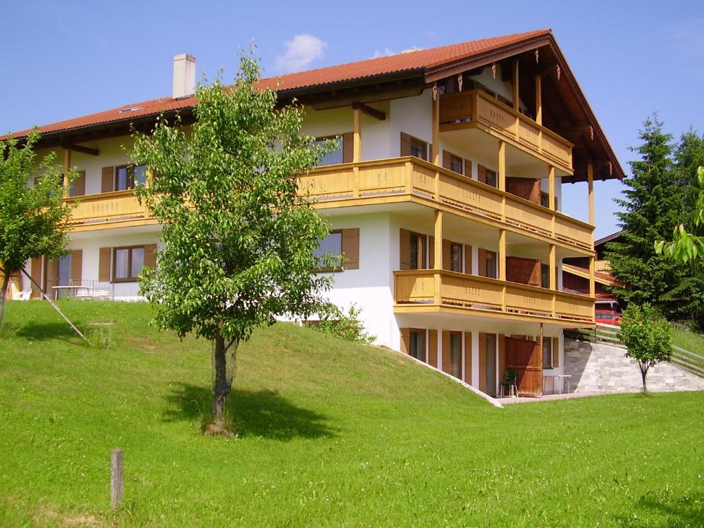 Appartements Lindenhof Inzell - Ferienwohnungen 11 Lärchenstraße, 83334 Inzell