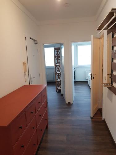 Appartement Lise-Meitner Strasse, 3 Zimmer Wohnung 54 QM 11 Lise-Meitner-Straße Halle-Neustadt