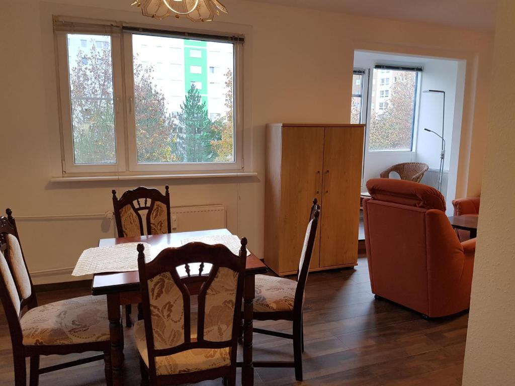 Appartement Lise-Meitner Strasse, 3 Zimmer Wohnung 54 QM 11 Lise-Meitner-Straße, 06122 Halle-Neustadt