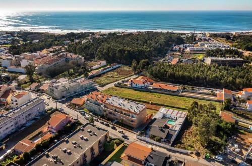 Live, Laugh, Love Beach Guest Home Madalena portugal