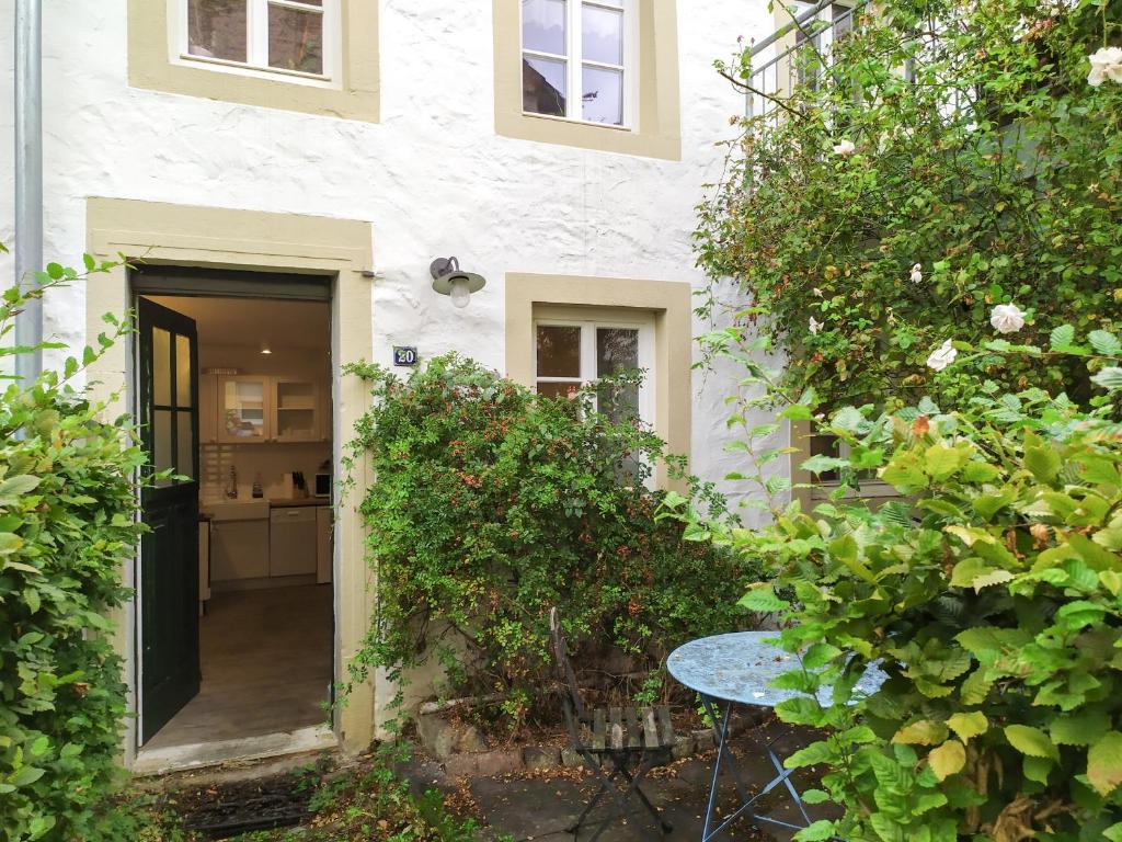 Appartement Living-in-History: Meister Carl Apartment 20 Kirchstraße, 54647 Dudeldorf