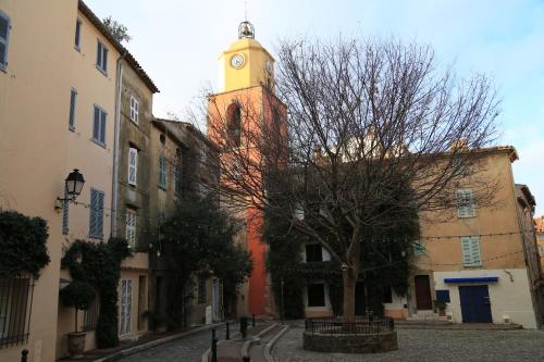 Location Corsica Cavalaire-sur-Mer france