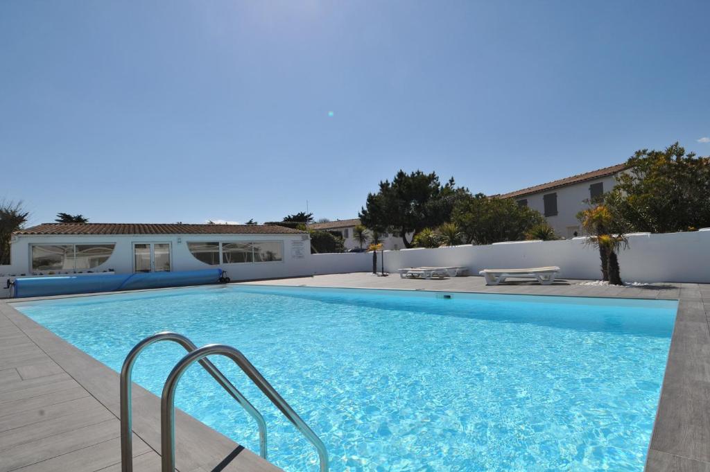 Villa Location dans résidence avec piscine à 50m de la plage Résidence de la mer, Apt 17, 17670 La Couarde-sur-Mer