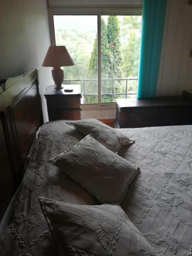 Appartement Location de vacances à Neylis avec vue sur les forêts et les champs 2 Rte du Pont de la Forge Neylis 09300 Carla de Rosuefort Carla-de-Roquefort