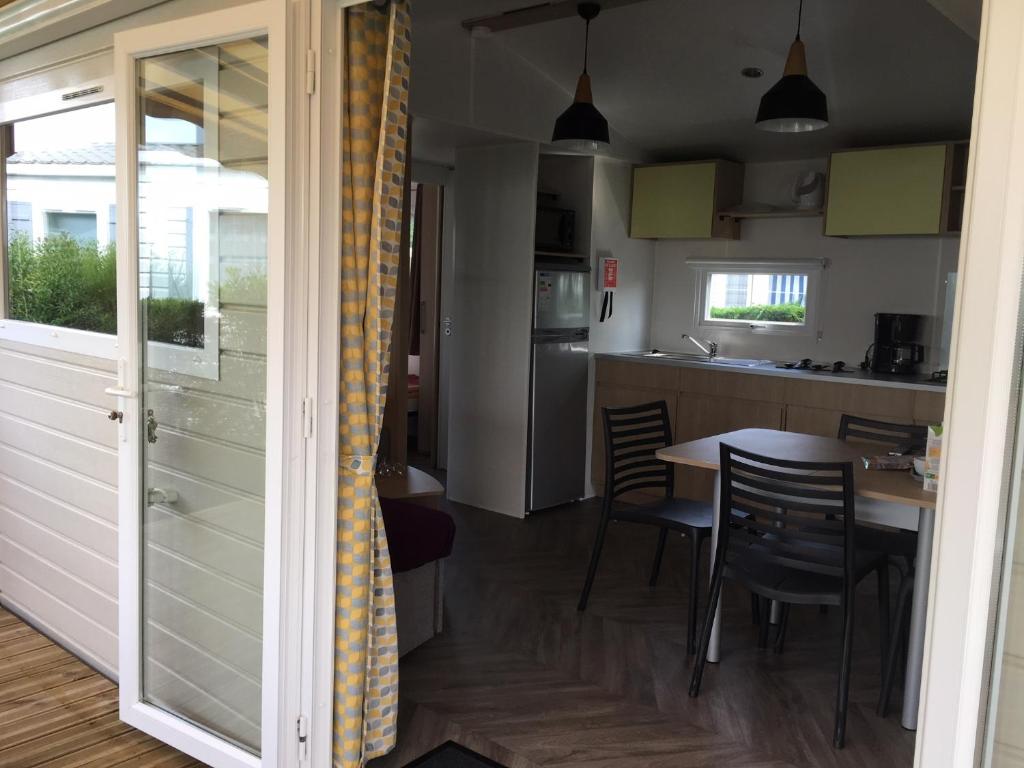 Maison de vacances location mobil home **** Avenue de la Palmyre, 17570 Les Mathes