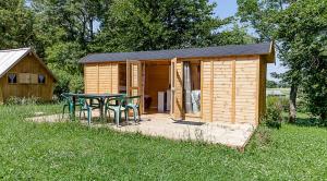 Camping de Tournus - Drole de cabane