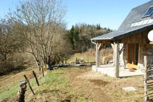 Lodge Le p'tit gîte de Chomet lieu dit Chomet 63680 La Tour-dʼAuvergne Auvergne