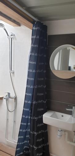 Logement atypique 2 à 4 personnes , chèques vacances acceptés