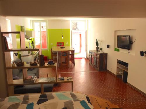 Appartement Loft provençal 11 rue de la Gorguette 83690 SALERNES Salernes