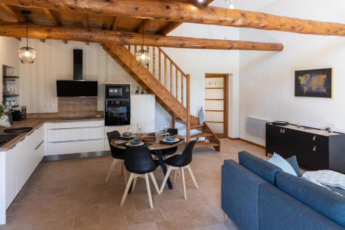 Loft tout équipé au cœur d'un domaine viticole Campsas france