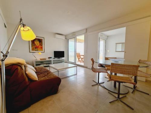 Appartement Logement 4 personnes ensoleillé avec terrasse (BEG) 5 Rue Henri Paschke Cannes