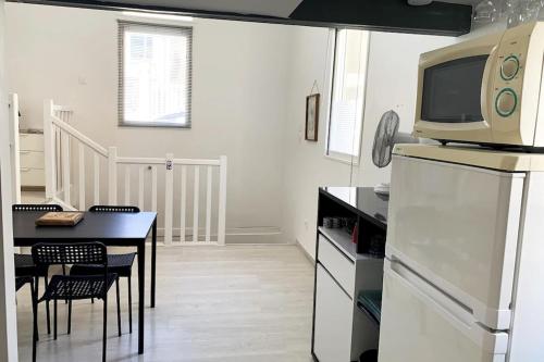 Appartement Logement atypique: Les Halles 3 Rue Colonel Fabien Sète