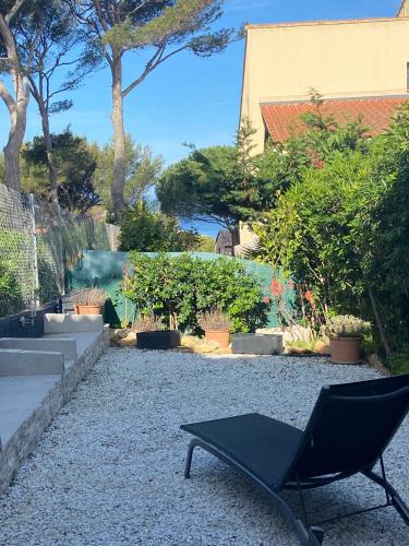 Logement entier T2 climatisé, parking gratuit, jardin, mer Sanary-sur-Mer france