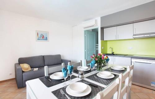 Appartement Logement idéal couple avec 2 enfants Appt 108, 191 rue de sainte maxime Grimaud