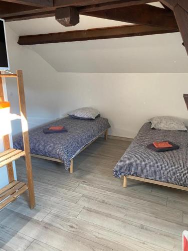 Logement Studio Chiry-Ourscamp france