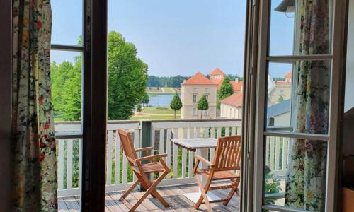 LoggiaHaus am Schloss, 5 Ferienwohnungen teils mit Schloss- und Seeblick - Jun-Aug Aufenthalt mind 7 ÜN Rheinsberg allemagne