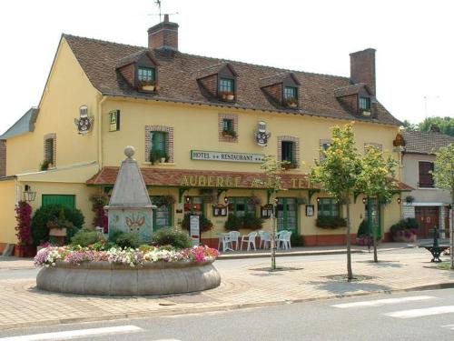 Hôtel Logis Auberge À La Tête De Lard 13, Place Des Tilleuls La Ferté-Imbault