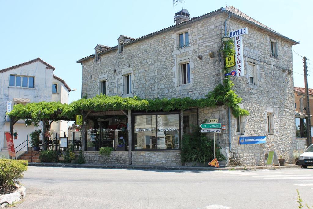 Hôtel Logis Auberge de la Tour Grand rue, 46140 Sauzet