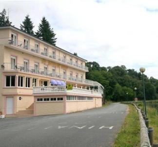 Hôtel Logis Cosy - Hôtel Le Moulin Neuf - Chantonnay Au Bord Du Lac Chantonnay