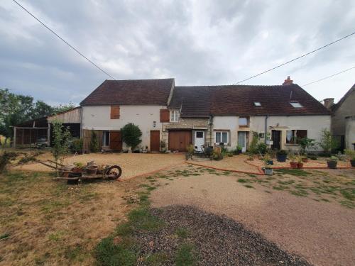 Logis côté Cour Varennes-lès-Narcy france