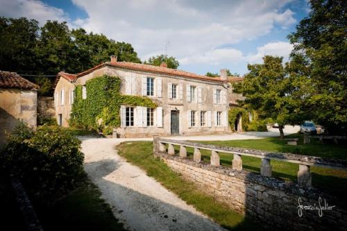 Logis de Bournet Mouthiers-sur-Boëme france