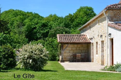 Maisons de vacances Logis de Flamenac Flamenac Pranzac